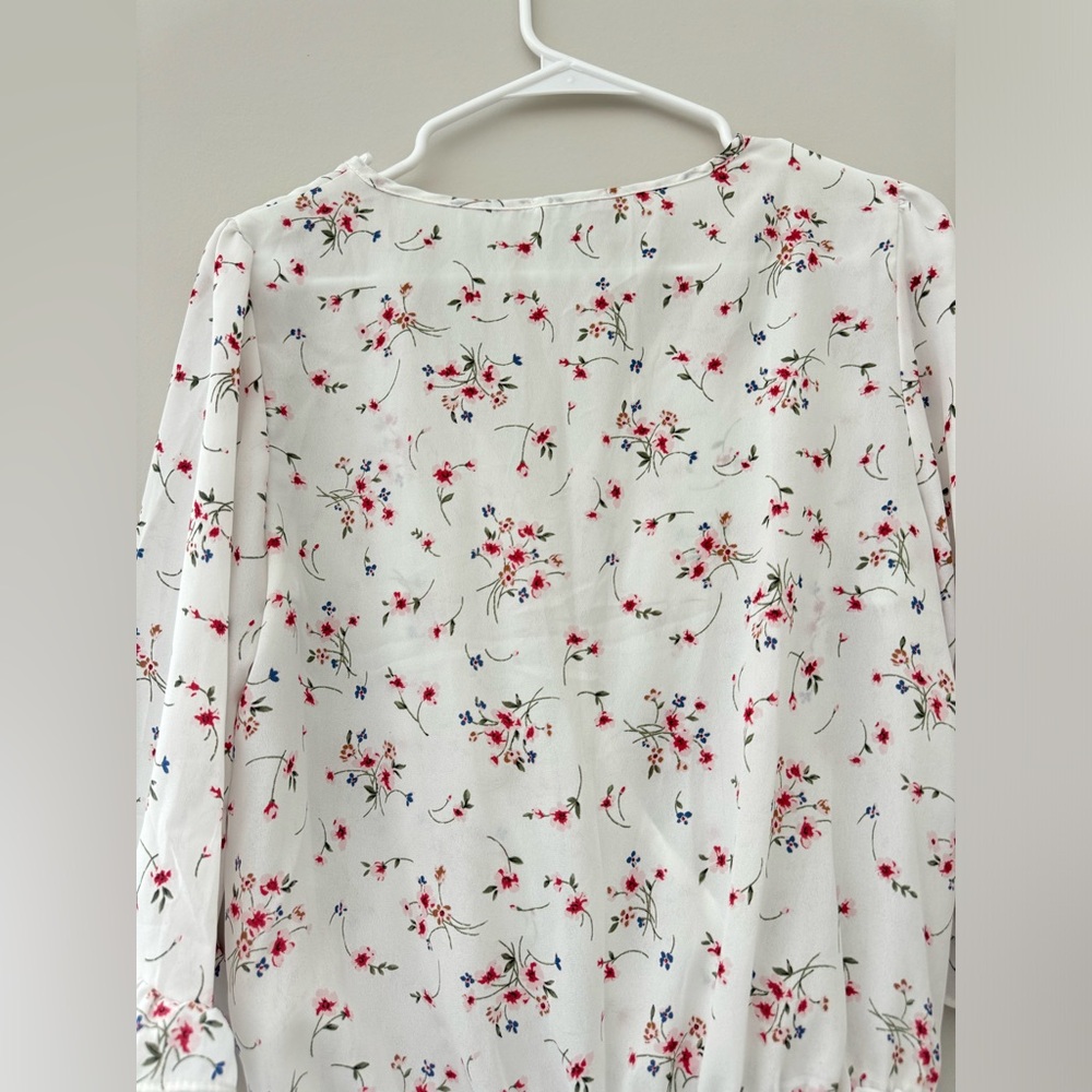 Floral Top - Picture 5 of 5